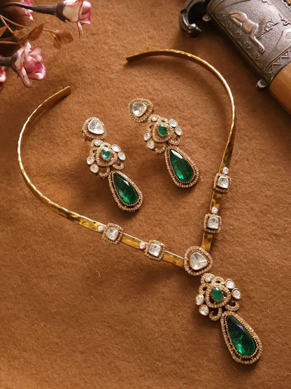 Buy Premium Green Stones Kundan Studded Golden Hasli Necklace - TheJewelbox