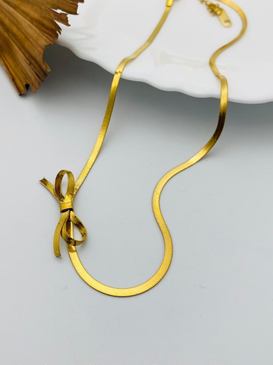 Stylish Side Bow Charm Golden Snake Chain Necklace